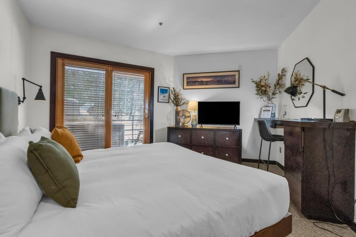 Villa Gorgeous 1Br Steps From Lifts With Private Hot Tub Park Stadt Exterior foto