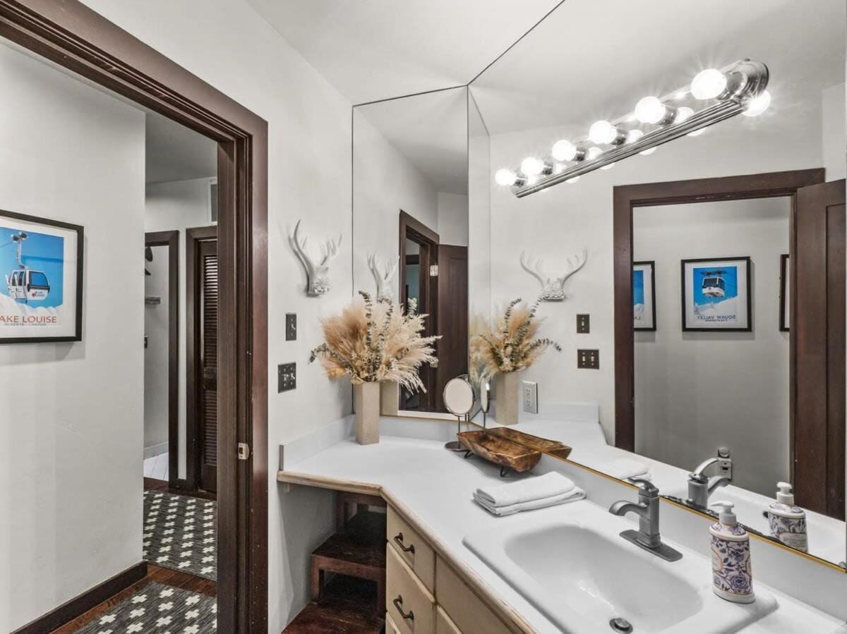 Villa Gorgeous 1Br Steps From Lifts With Private Hot Tub Park Stadt Exterior foto
