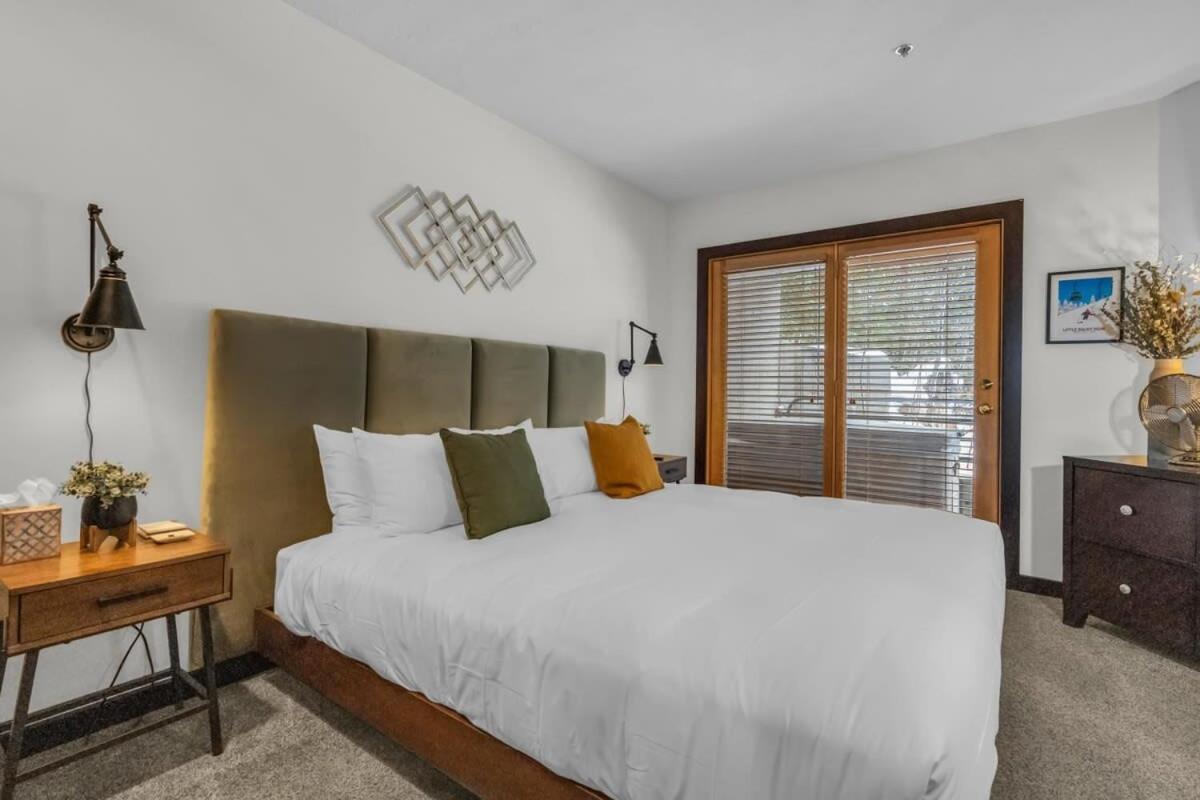 Villa Gorgeous 1Br Steps From Lifts With Private Hot Tub Park Stadt Exterior foto