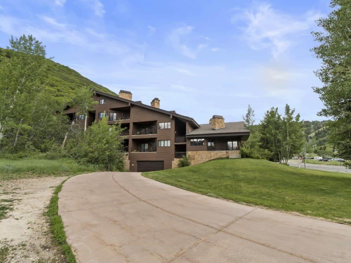 Villa Gorgeous 1Br Steps From Lifts With Private Hot Tub Park Stadt Exterior foto