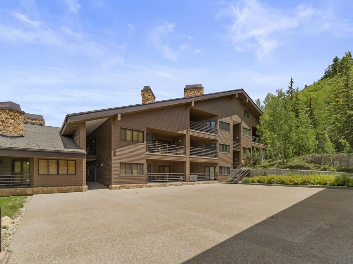 Villa Gorgeous 1Br Steps From Lifts With Private Hot Tub Park Stadt Exterior foto